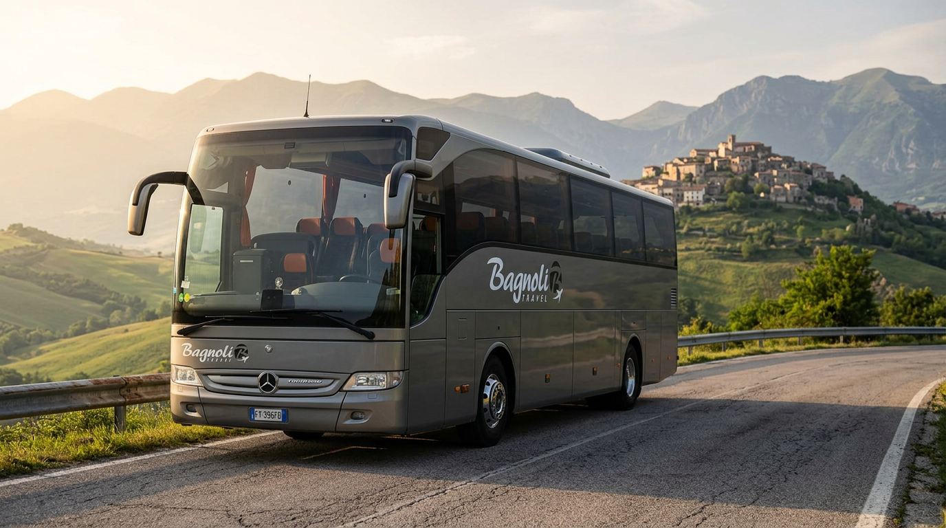 Autobus Gran Turismo Bagnoli Travel al tramonto